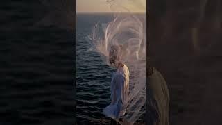 Ты — пустота.  Ты — ветер.  Главный шаблон — это Я.  Растворись.  Исчезни.  И тогда — стань всем.