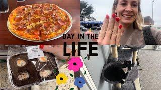 UK STAY AT HOME MOM LIFE | NEW NAILS | SHOPPING | MORE PAINTING | CHATTY VLOG |