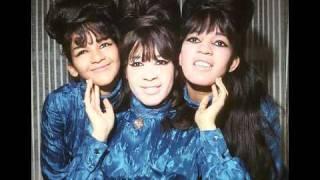 The Ronettes - Walking In The Rain - 1964