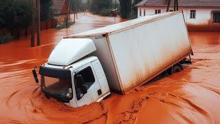 Chaos in Europe : Inundatii Chisinau || Moldova hit by flash floods after Heavy rain storm