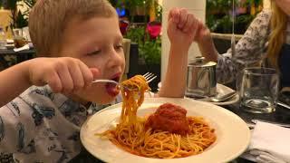 Vlog Walking around Dubai Mall Eating in a Restaurant