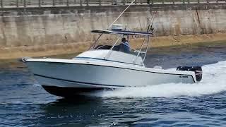 CONTENDER Center Console With Twin SUZUKI's On The Boynton Beach Inlet.