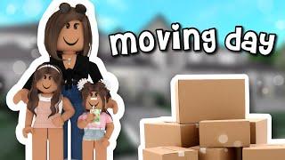 Moving day!!! | Roblox Bloxburg Family Roleplay | *WITH VOICE*