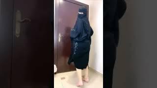 فضيحة ورقص بنت خليجية ممحونة تعرض موخراتها في البث المباشر