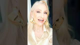 Giselle: The Mature Blonde Influencer Redefining Beauty and Positivity