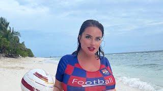 Curvy Fashion Model Olyria Roy | Biography | Wiki | Age | Height | Weight | Career and More