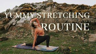 Your Yummy Stretching Routine | 25 Min Feminine Yoga To Stretch & Mobilize Your Entire Body