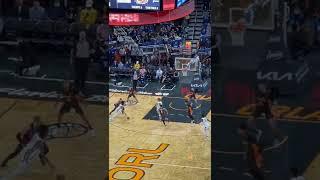 Ja Morant crossover with ease… top 5 in the league