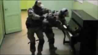 Polish soldier plays "Remove Kebab" on his duty