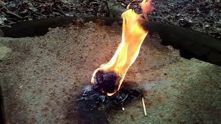 (No) burning of cocrystallized glycine/barium perchlorate on birch bark (no complexation it seems)