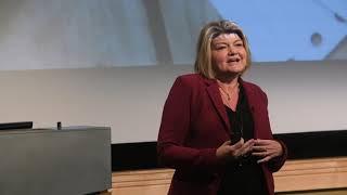 Sandy Carter, speaking at the Women in Cloud Summit 2019