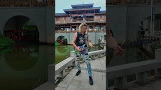 Гитары Enya, мы можем менять пресеты,  звучать по-разному и играть в любом жанре музыки.
