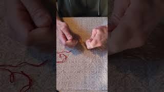 Making the most simpelest bow out of straw- Yule Calendar 2/4