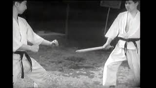 Старое японское видео: самозащита в шотокан каратэ / Old footage of Shotokan Karate Self Defense