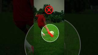 How to Kick CURVE SHOT ️.#footballshorts #football #footballskills #soccer #shorts