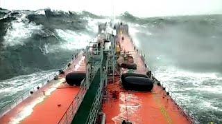 Ships CAUGHT in MASSIVE Storms