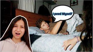 My BROTHER PEED On The BEDD!! ( Prank ) * he freaked out*