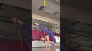 Leg Stretch Hip Split Easy Flexibility Yoga Flow #shorts #yogaexercise #yoga