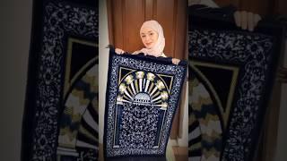 Bule barbie belajar sholat dulu ya