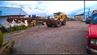 Докопал картошку в огороде и на поле, цепляем плуг на К-701.