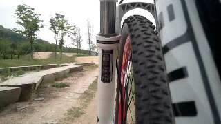 ROCK SHOX TORA SL solo air  (test vedio)