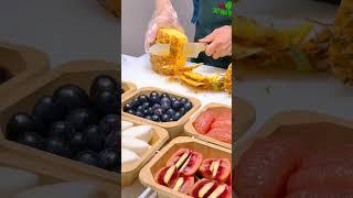 The skill of cutting fresh fruit is extremely eye-catching and most satisfying to viewers #126
