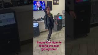Ca Sĩ Kim Ngân Nhảy Theo Tiếng Nhạc 2022