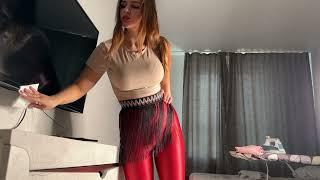 Olesya’s Dust-Free TV Glow: Quick & Spotless Cleaning!