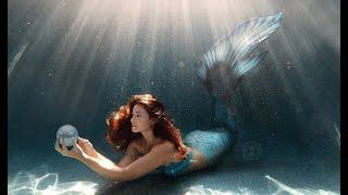 RELAXING MERMAID SWIMMING UNDERWATER