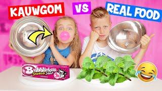 KAUWGOM vs REAL FOOD CHALLENGE!! [Zus vs Broer] DeZoeteZusjes