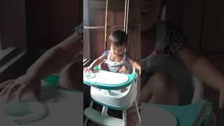 VIDEO LUCU - Anak Kecil main di kursi makan #lucu #videoterbaru #videolucu