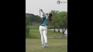 She do her swing easily. She is Jeeno Thitikul.