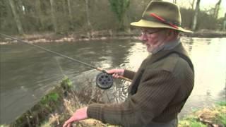 Martin Porter demonstrating the Wallis cast on Tight Lines