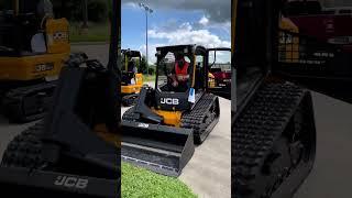 Our 11,003lb #JCB 270T track loader #trackloader #jcb270t #youtubeshorts #shorts