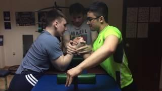 Качек против тяжелоатлета