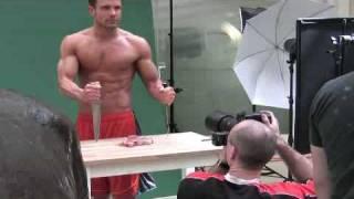 Muscle and Fitness videos JUNE09 COVER SHOOT2