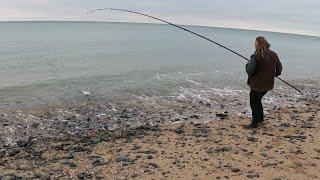 Pêche aux appâts naturels depuis la plage