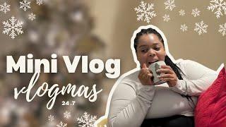 Movies, Decorations & Chocolate Chip Cookies | Vlogmas 24.7