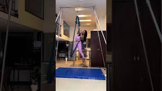 HOW TO DO A CROSS BACK STRADDLE ON AERIAL HAMMOCK #aerialhammock #aerialist #theaerialbesties