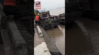 Installation of rubber fenders