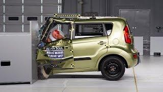 2013 Kia Soul driver-side small overlap IIHS crash test