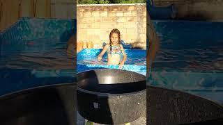 Desafio bolinha na bacia #piscinaemcasa #desafionapiscina #challengeviral