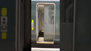 Great Western Railway Class 800 door opening | #shorts #door #gwr #paddingtonstation #class800