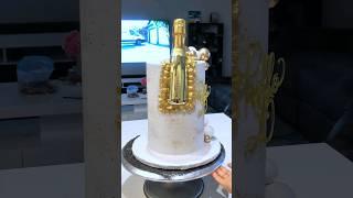 How to Make a Stunning Gold & White Champagne Cake! #cakedesign #ytshorts #cakedecorating