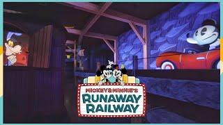 Mickey & Minnie's Runaway Railway | Full Line and Front Row | Disneyland 2023