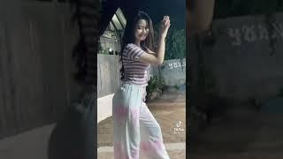 Joget Yang Lagi Viral... Di TikTok Versi Ratu Aulia 