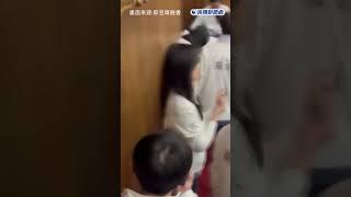 快新聞／影片曝光！藍營圍人牆「陳玉珍在裡面踩人」網轟：為什麼可以無法無天 #shorts #郭昱晴 #金門 #坦克