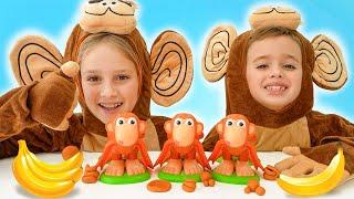 Влад и Ники играют с Monkey See Monkey Poo - Веселая история игрушек