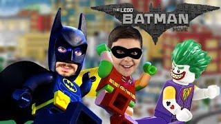 ПАПА РОБ И ЯРИК СОБИРАЮТ КОНСТРУКТОРЫ ЛЕГО БЭТМЕН | LEGO BATMAN MOVIE