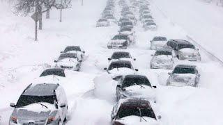 Snow apocalypse in Russia causes chaos on roads